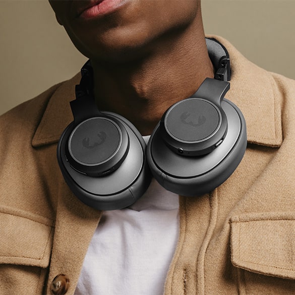 Casques supra-auriculaires - Coupez-vous du monde extérieur pour quelques instants ou quelques heures. Les casques circum-auriculaires recouvrent complètement vos oreilles et vous plongent instantanément dans un cocon de tranquilité pour profiter de vos morceaux préférés.